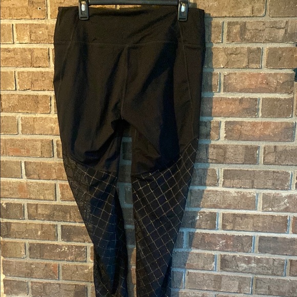 PINK Victoria's Secret Black Leggings - Picture 3 of 4